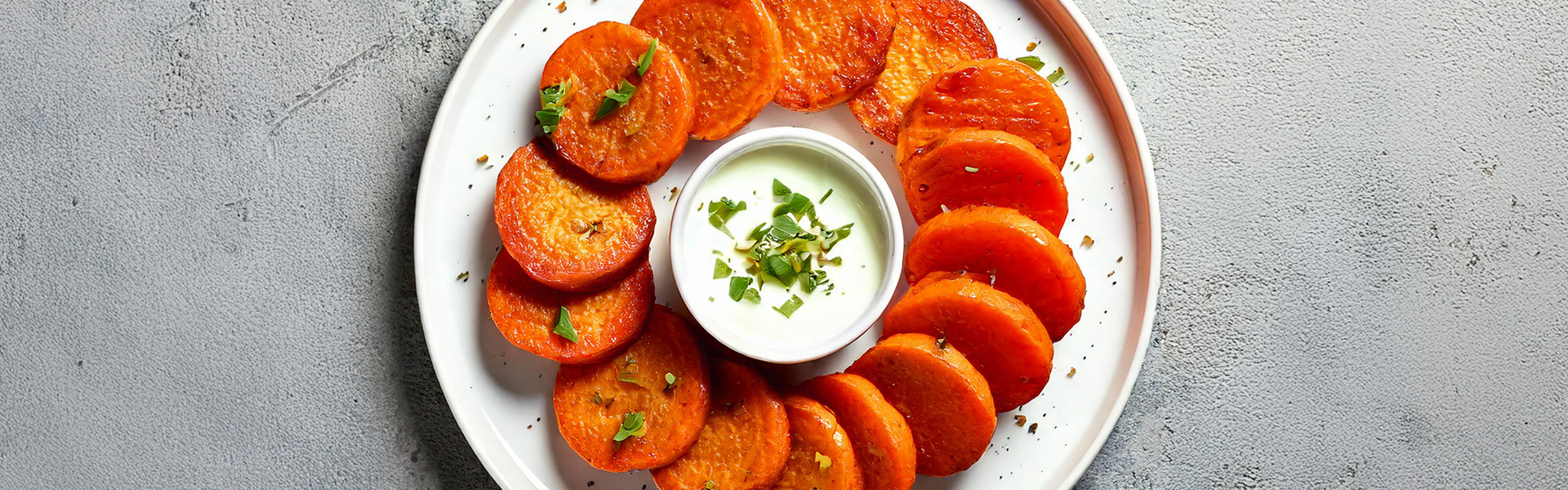 Crispy Spiced Carrot Chips with Tangy Yogurt Dip: A Guilt-Free Snack Crispy Spiced Carrot Chips with Tangy Yogurt Dip: A Guilt-Free Snack